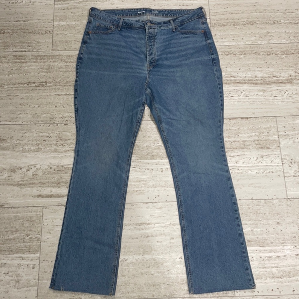 Old Navy Kicker Boot-Cut jeans